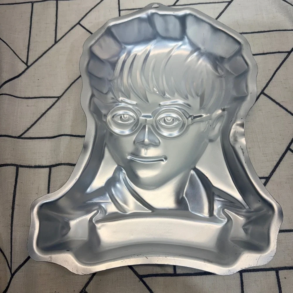 Wilton Harry‎ Potter Cake Pan 14